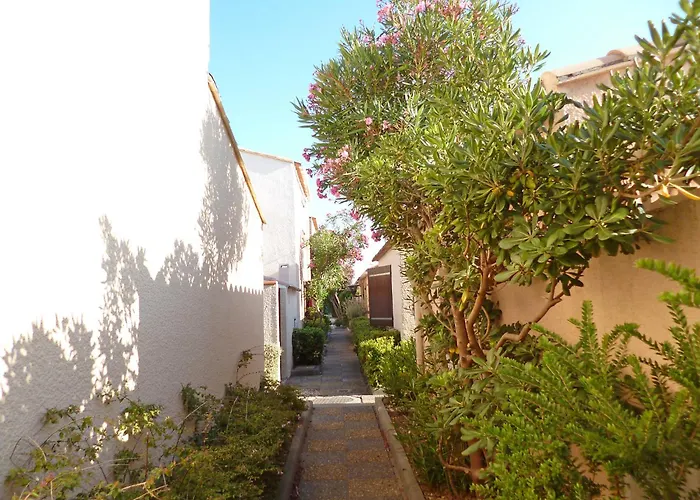 Les Leucatines 3 By Interhome *