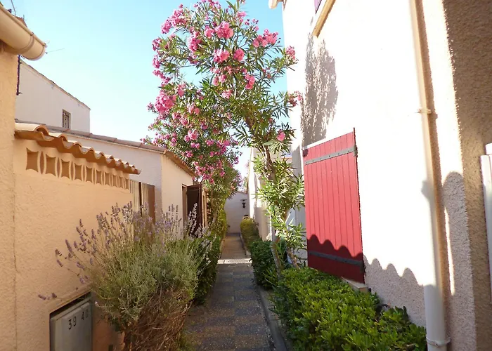 Les Leucatines 3 By Interhome *